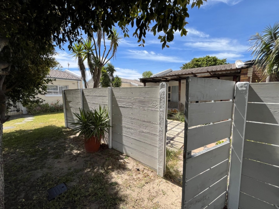 2 Bedroom Property for Sale in Table View Western Cape